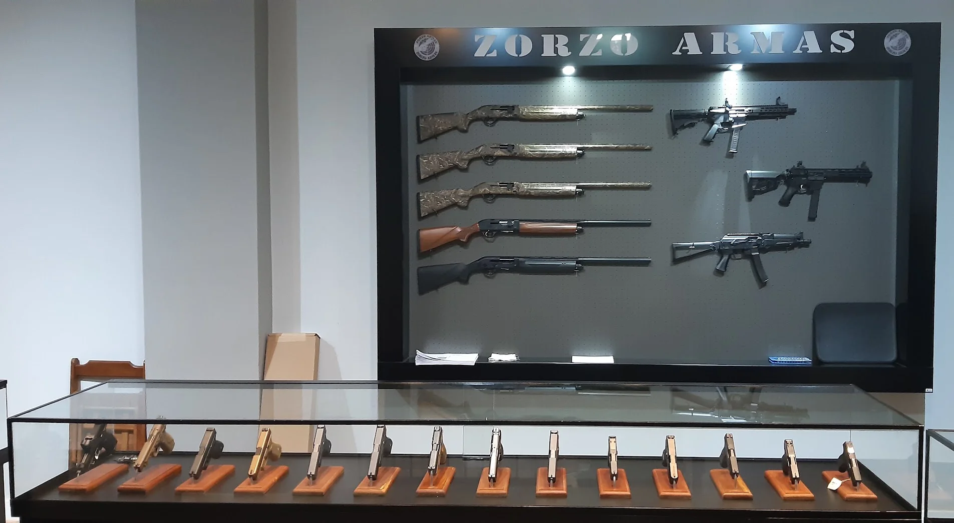 Actual photo of the Zorzo Armas store interior and displays